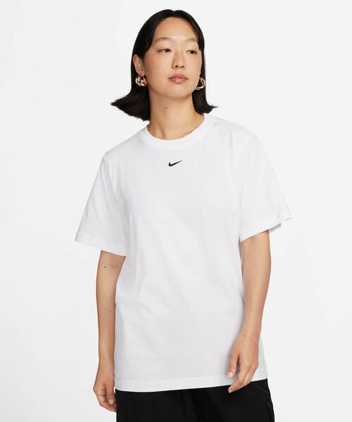 NIKE（ナイキ）の「ナイキ スポーツウェア ウィメンズ Tシャツ / Nike Sportswear Women's T-Shirt FD4150-100 White（Tシャツ/カットソー・レディース・ホワイト・XS/S/M/L/XL）」の4枚目の写真