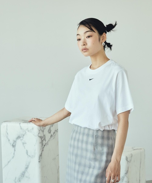 NIKE（ナイキ）の「ナイキ スポーツウェア ウィメンズ Tシャツ / Nike Sportswear Women's T-Shirt FD4150-100 White（Tシャツ/カットソー・レディース・ホワイト・XS/S/M/L/XL）」の17枚目の写真