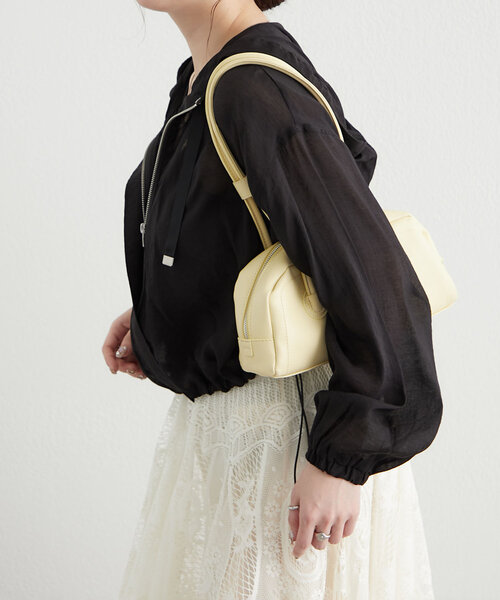 Remind me and forever(リマインドミーアンドフォーエバー)の「【さっと羽織れる軽量アウター】配色ステッチシアーマンパ(ブルゾン・レディース・アイボリー/ブラック/グレイッシュベージュ・FREE)」の18枚目の写真