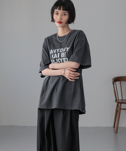 LOWRYS FARM（ローリーズファーム）の「リメイクタックロゴＴＥＥ　 326750（Tシャツ/カットソー・レディース・アイボリー/グレー/チャコールグレー・FREE）」の6枚目の写真