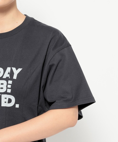 LOWRYS FARM（ローリーズファーム）の「リメイクタックロゴＴＥＥ　 326750（Tシャツ/カットソー・レディース・アイボリー/グレー/チャコールグレー・FREE）」の14枚目の写真