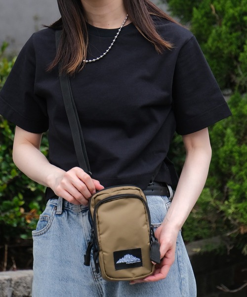 MOUNTAIN SMITH(マウンテンスミス)の「【MOUNTAIN SMITH/マウンテンスミス】dawn mini shoulder/ダウン ミニショルダー(ショルダーバッグ・メンズ・ブラック/ライトブラウン・FREE)」の2枚目の写真