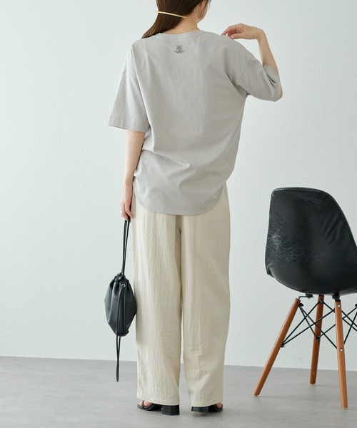 PUAL CE CIN（ピュアルセシン）の「汗シミ防止ワンポイントロゴTシャツ（Tシャツ/カットソー・レディース・ブラック/グレイッシュベージュ/オフホワイト/ブラック系その他・FREE）」の19枚目の写真