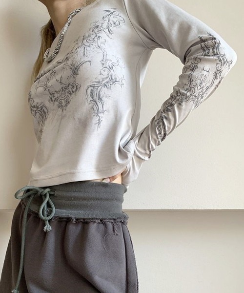 MASHIRO(マシロ)の「【MASHIRO】Y2Kデザインプリント長袖カットソー Y2K(MA/EK110)(Tシャツ/カットソー・レディース・ライトグレー・FREE/SMALL)」の18枚目の写真