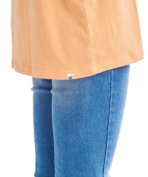 BILLABONG(ビラボン)の「BILLABONG レディース GRAPHIC LOOSE TEE Tシャツ 【2025年夏モデル】/ビラボングラフィック半袖Tシャツ(Tシャツ/カットソー・レディース・オレンジ/オフホワイト/ターコイズブルー/ホワイト・MEDIUM)」の11枚目の写真