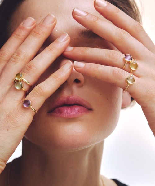 les bonbon（ルボンボン）の「【les bonbon】aura square ring/オーラ スクエア リング（リング・レディース・グリーン/イエロー/パープル系・#9/#11/#13/#15）」の3枚目の写真