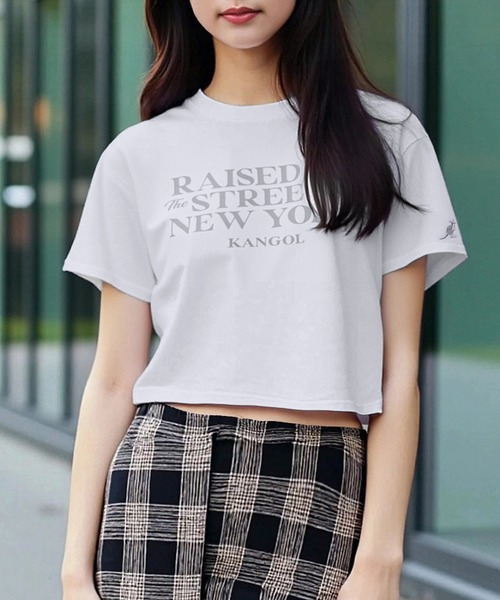KANGOL(カンゴール)の「【EC別注】KANGOL カンゴール ブランド クラシック ロゴ プリント ショート丈 クロップド 半袖 Tシャツ(Tシャツ/カットソー・レディース・ライトグレー/オフホワイト/ブラック・L/M)」の3枚目の写真