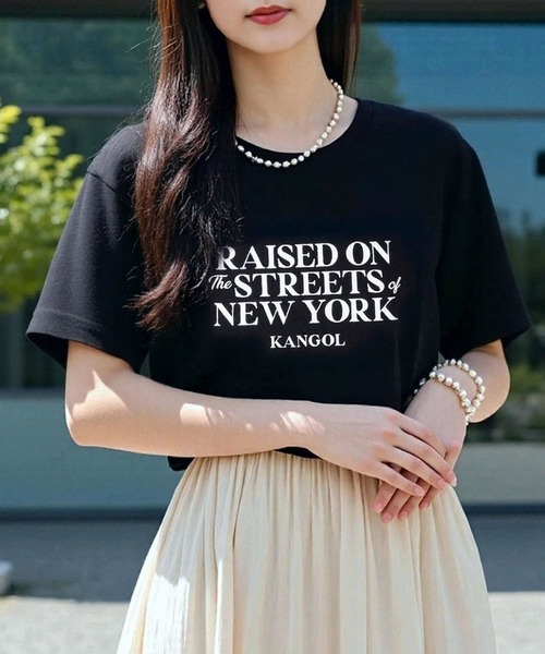 KANGOL(カンゴール)の「【EC別注】KANGOL カンゴール ブランド クラシック ロゴ プリント ショート丈 クロップド 半袖 Tシャツ(Tシャツ/カットソー・レディース・ライトグレー/オフホワイト/ブラック・L/M)」の2枚目の写真