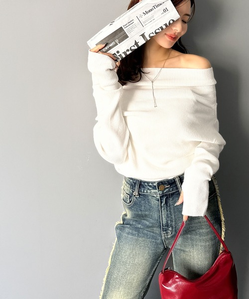 mily bilet（ミウィビレット）の「【mily bilet】立体的なシルエットが叶えるデコルテ魅せ♪指穴ドレープ使いファンオフショル２WAYリブニット（ニット/セーター・レディース・ブラック/アイボリー/ベージュ/グレー/レッド・LARGE/MEDIUM/SMALL/X-LARGE）」の9枚目の写真