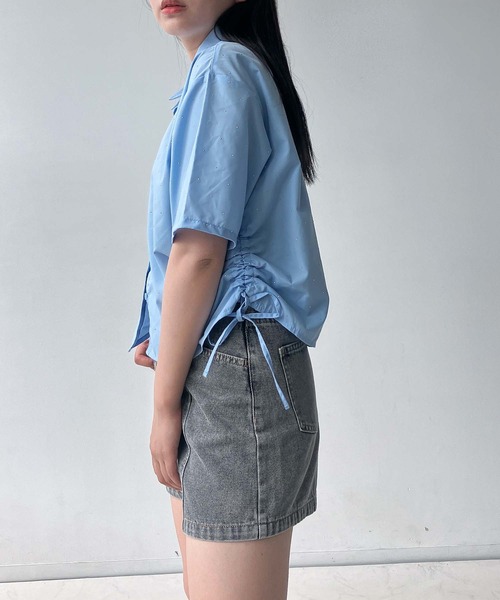 AS KNOW AS plus（アズノゥアズプラス）の「●サイドシャーリングリボンデザイン 半袖ビジューシャツ（シャツ/ブラウス・レディース・サックスブルー/オフホワイト/ネイビー系・FREE）」の14枚目の写真