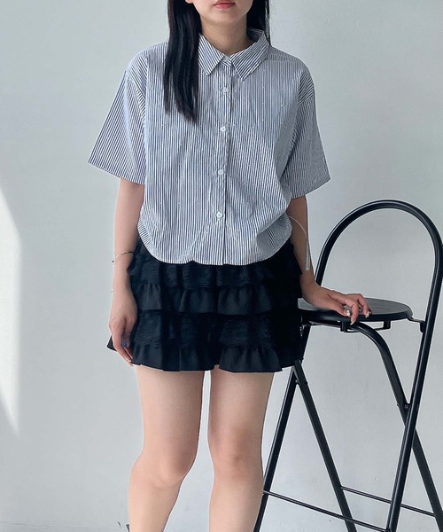 AS KNOW AS plus（アズノゥアズプラス）の「●サイドシャーリングリボンデザイン 半袖ビジューシャツ（シャツ/ブラウス・レディース・サックスブルー/オフホワイト/ネイビー系・FREE）」の20枚目の写真