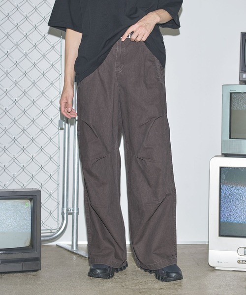 MSG（エムエスジー）の「ツータックウォッシュワイドパンツ【UNISEX】（その他パンツ・メンズ・ブラック/ブラウン・S/M/L）」の2枚目の写真