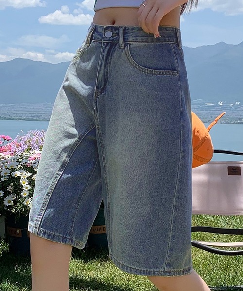DAY CLOSET（デイ クローゼット）の「レディース ウォッシュ加工×切り替えラインのハーフ丈デニムバミューダパンツ ［大きいサイズ有］（デニムパンツ・レディース・ブルー・XL/S/L/M/XS）」の2枚目の写真