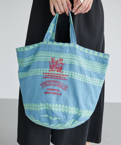 PEXWEAR(ペックスウェアー)の「JACQUARD ROUND BOTTOM TOTE/ジャガードラウンドボトムトート(トートバッグ・レディース・オレンジ/レッド/ライトブルー・F)」の4枚目の写真