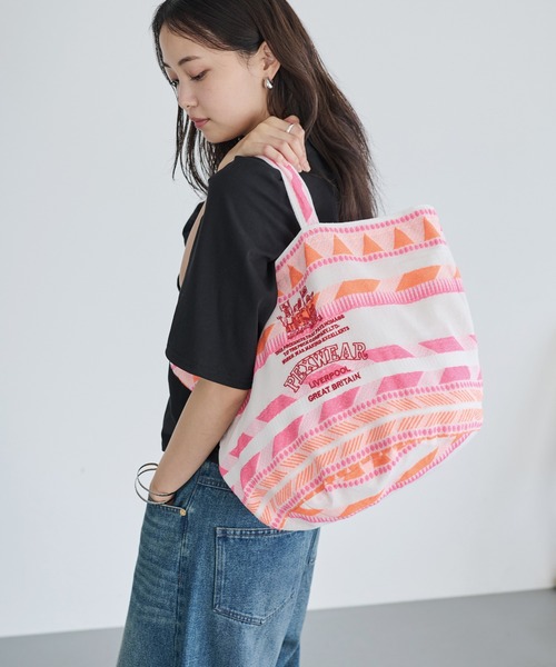 PEXWEAR(ペックスウェアー)の「JACQUARD ROUND BOTTOM TOTE/ジャガードラウンドボトムトート(トートバッグ・レディース・オレンジ/レッド/ライトブルー・F)」の13枚目の写真