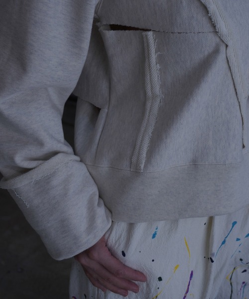 k3&co.（ケイスリーアンドコー）の「Pieced sweatshirt top（スウェット・レディース・アイボリー/ブラック・ONE SIZE）」の17枚目の写真