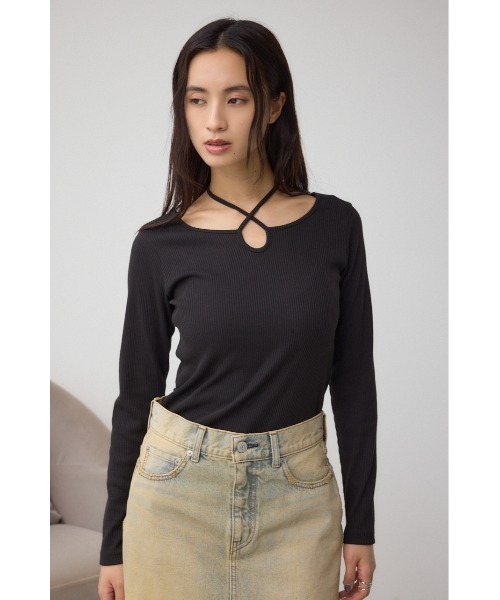 AZUL by moussy（アズールバイマウジー）の「チョーカータイトトップス（Tシャツ/カットソー・レディース・レッド/ブラウン/アイボリー/ブラック・FREE）」の17枚目の写真
