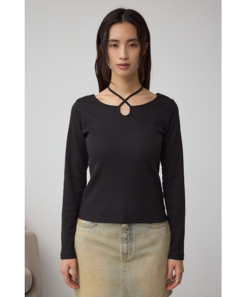 AZUL by moussy（アズールバイマウジー）の「チョーカータイトトップス（Tシャツ/カットソー・レディース・レッド/ブラウン/アイボリー/ブラック・FREE）」の19枚目の写真