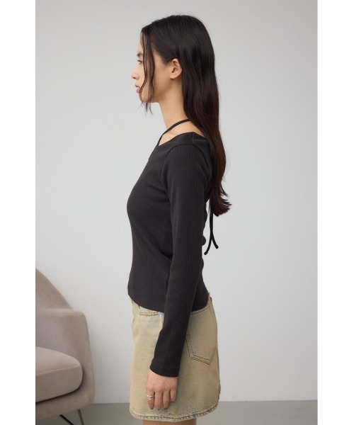 AZUL by moussy（アズールバイマウジー）の「チョーカータイトトップス（Tシャツ/カットソー・レディース・レッド/ブラウン/アイボリー/ブラック・FREE）」の20枚目の写真