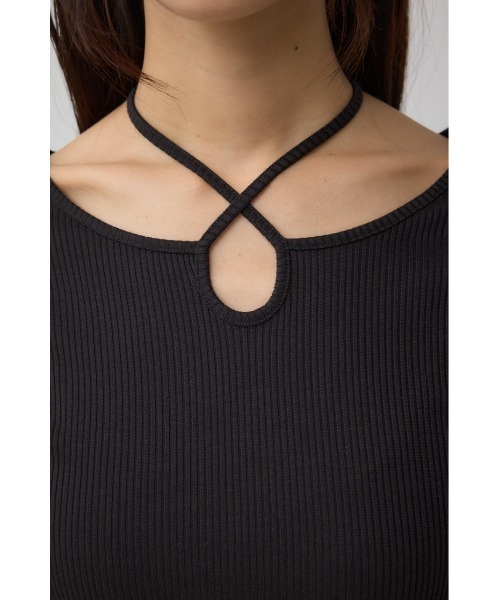 AZUL by moussy（アズールバイマウジー）の「チョーカータイトトップス（Tシャツ/カットソー・レディース・レッド/ブラウン/アイボリー/ブラック・FREE）」の22枚目の写真