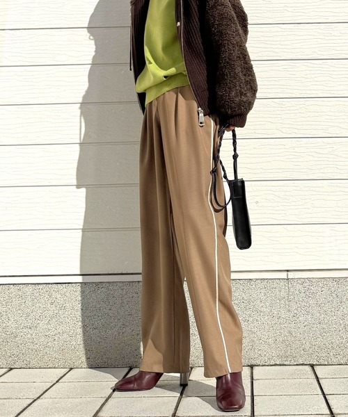 Q（キュー）の「ポプリンテーパードパンツ（その他パンツ・レディース・ブラウン/ブラック・MEDIUM）」の2枚目の写真