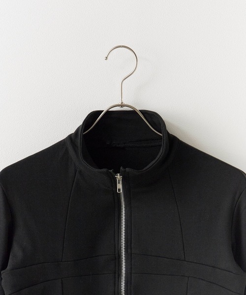 Chick（チック）の「High neck zip-up tops / ハイネックジップアップ トップス（Tシャツ/カットソー・レディース・チャコール/アイボリー/ブラック・FREE）」の8枚目の写真