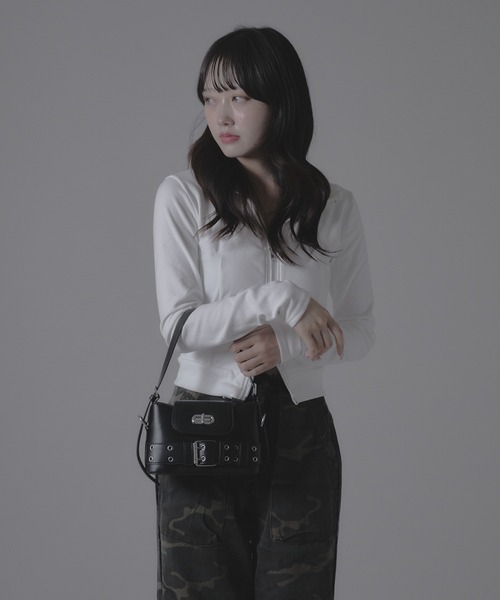 Chick（チック）の「High neck zip-up tops / ハイネックジップアップ トップス（Tシャツ/カットソー・レディース・チャコール/アイボリー/ブラック・FREE）」の16枚目の写真