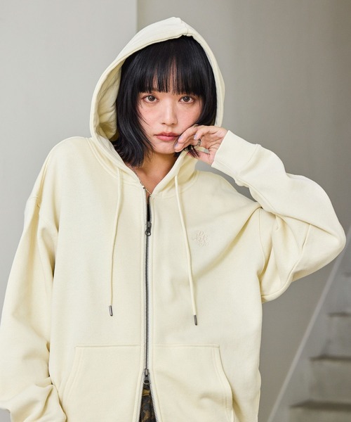 PBLIM（ページボーイリム）の「《UNISEX/BASIC SERIES》トンプキンジップパーカー（パーカー・レディース・グレー/レッド/ブラック/アイボリー/ネイビー・MEDIUM/LARGE）」の2枚目の写真