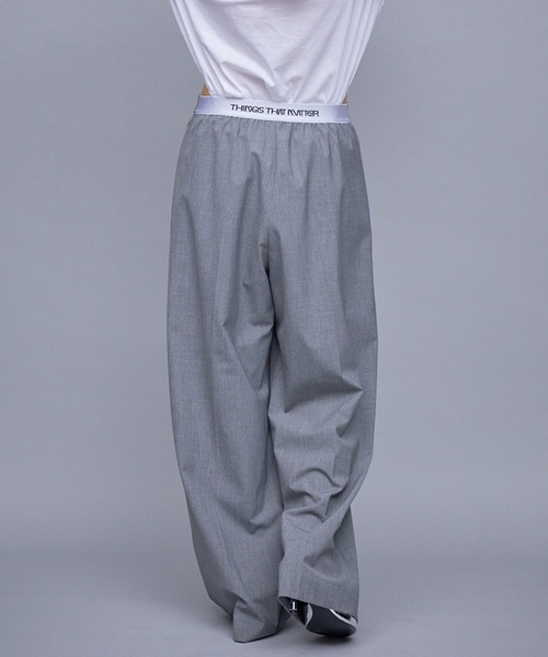THINGS THAT MATTER(シングス ザット マター)の「T/R DOUBLE TUCK WIDE PANTS / TRダブルタックワイドパンツ(スラックス・レディース・ベージュ/グレー/ブラック・1)」の4枚目の写真