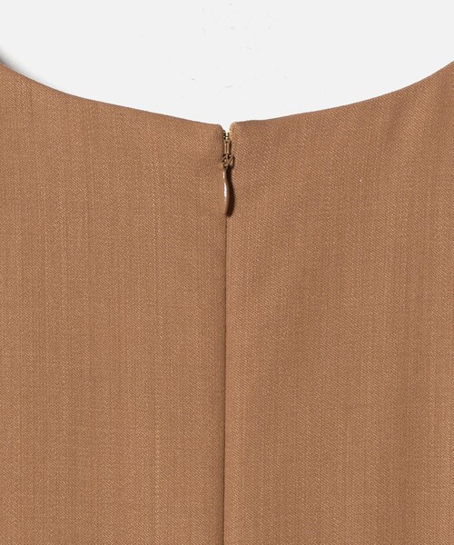 6（ロク）の「＜6(ROKU)＞ショルダーパッド ロング ワンピース（ワンピース・レディース・ベージュ・36/38）」の9枚目の写真