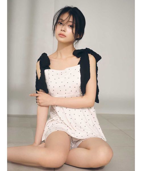 SNIDEL HOME（スナイデルホーム）の「ショルダーリボンカットセットアップ（ルームウェア/パジャマ・レディース・オレンジ/ブラック/ライトグレー・F）」の4枚目の写真