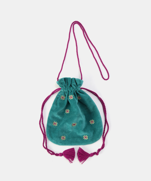 B.C STOCK(ベーセーストック)の「ベルベットポーチ(ショルダーバッグ・レディース・ブラック系その他/グレー/ベージュ/ライトグリーン/カーキ/ラベンダー/ボルドー・FREE)」の5枚目の写真