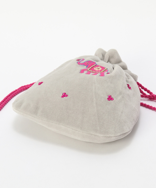 B.C STOCK(ベーセーストック)の「ベルベットポーチ(ショルダーバッグ・レディース・ブラック系その他/グレー/ベージュ/ライトグリーン/カーキ/ラベンダー/ボルドー・FREE)」の14枚目の写真