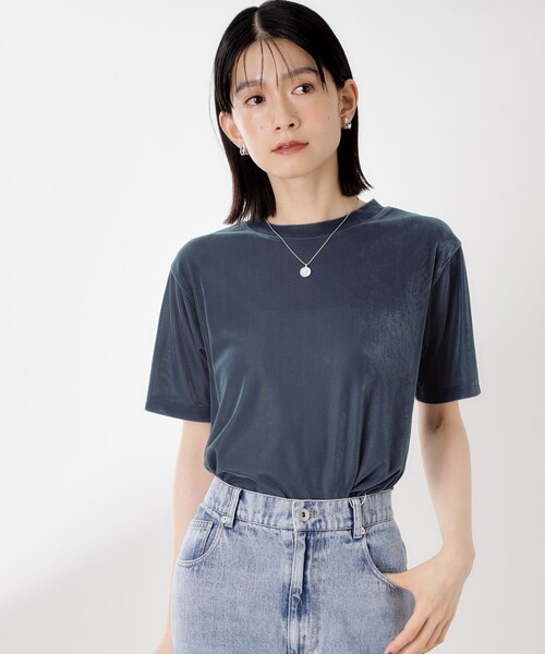 THE SHOP TK （ザ ショップ ティーケー ）の「◆シアーベロアカットソー【洗える】（Tシャツ/カットソー・レディース・ブルー/オフホワイト/ダークブラウン/ブラック・13/12）」の4枚目の写真