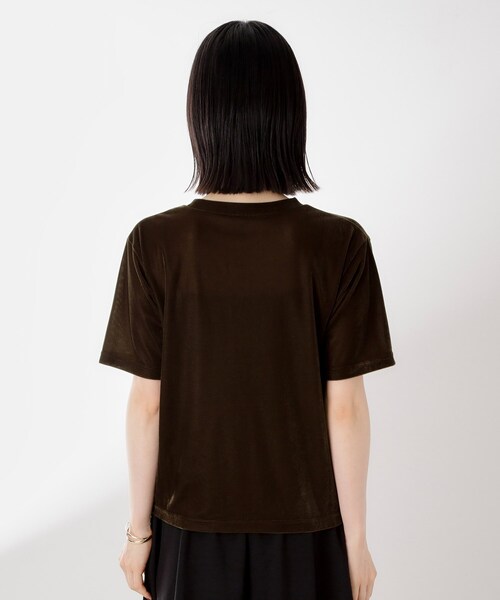 THE SHOP TK （ザ ショップ ティーケー ）の「◆シアーベロアカットソー【洗える】（Tシャツ/カットソー・レディース・ブルー/オフホワイト/ダークブラウン/ブラック・13/12）」の8枚目の写真