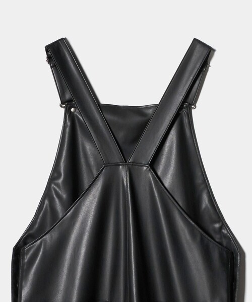 UNITED ARROWS（ユナイテッドアローズ）の「レザーライク サロペット パンツ‐ウォッシャブル‐（サロペット/オーバーオール・レディース・ブラック・38/36）」の14枚目の写真