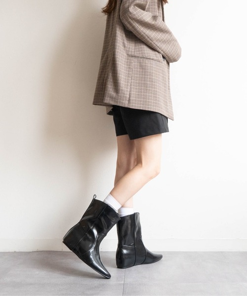Fabby fabby（ファビィーファビィー）の「インヒールワイドショートブーツ（ブーツ・レディース・シルバー/ブラック系その他/ブラック/ブラウン系その他/ベージュ・SMALL/MEDIUM/LARGE）」の21枚目の写真