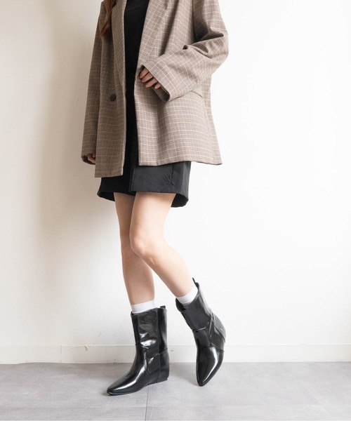 Fabby fabby（ファビィーファビィー）の「インヒールワイドショートブーツ（ブーツ・レディース・シルバー/ブラック系その他/ブラック/ブラウン系その他/ベージュ・SMALL/MEDIUM/LARGE）」の22枚目の写真