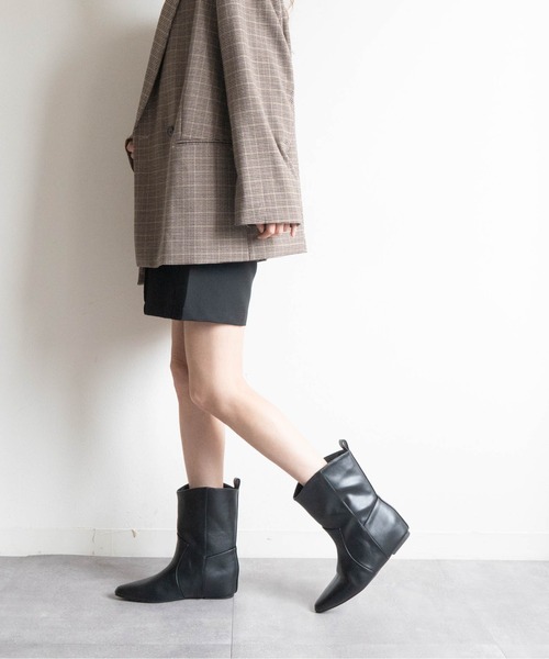 Fabby fabby（ファビィーファビィー）の「インヒールワイドショートブーツ（ブーツ・レディース・シルバー/ブラック系その他/ブラック/ブラウン系その他/ベージュ・SMALL/MEDIUM/LARGE）」の18枚目の写真
