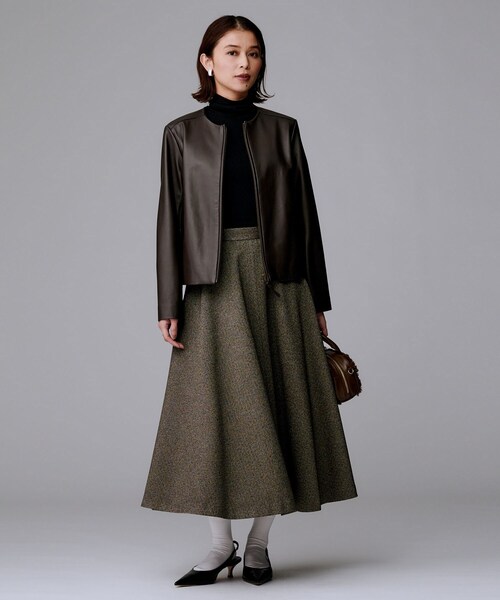 UNTITLED（アンタイトル）の「【吸湿発熱/洗える】ハイネックインナー（Tシャツ/カットソー・レディース・ブラック/オフホワイト/ダークグレー・00/02/04/44/48）」の11枚目の写真