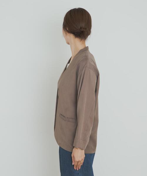 URBAN RESEARCH DOORS(アーバンリサーチドアーズ)の「ノーカラージャケット(ノーカラージャケット・レディース・ベージュ/ブラック・MEDIUM)」の11枚目の写真