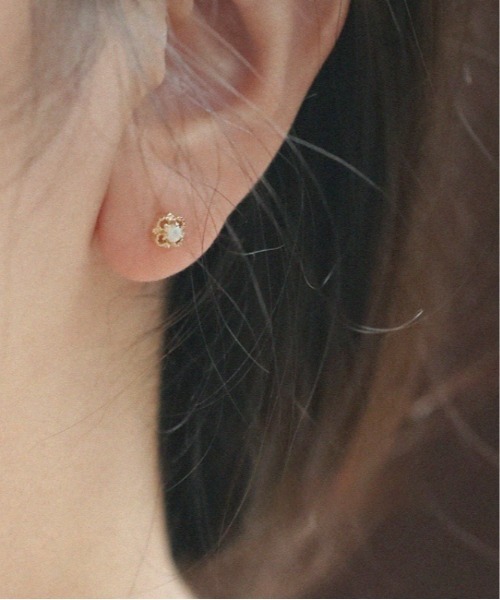 Burner(バーナー)の「【blatto 925silver】シルバー925 フラワーモチーフ クラシカルピアス esm-pierce-24-16【RBTS】(ピアス(両耳用)・レディース・シルバー/ゴールド・FREE)」の4枚目の写真