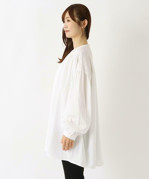 one'sterrace(ワンズテラス)の「バンドカラー ギャザーブラウス(シャツ/ブラウス・レディース・ブラック系8/パープル系2/アイボリー系8・02)」の6枚目の写真