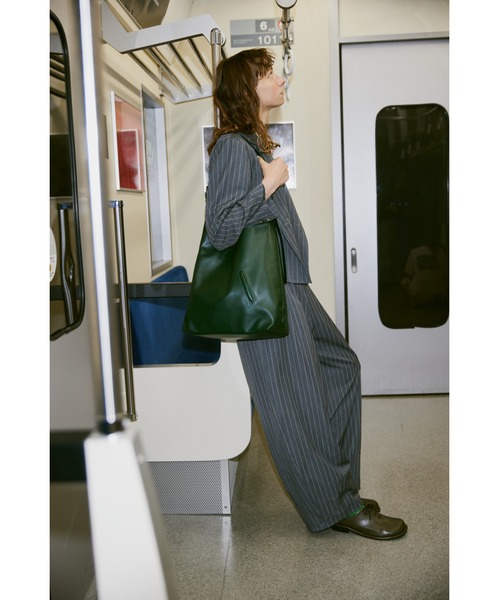 un/neu（アンノイ）の「ショルダーバッグ（ショルダーバッグ・レディース・ブラック・FREE）」の2枚目の写真