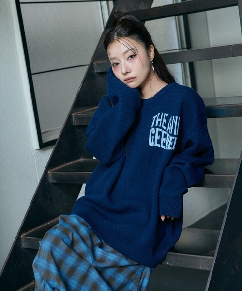 ANDGEEBEE（アンジービー）の「UNISEX ウェーブロゴニット（ニット/セーター・レディース・ネイビー/グレー・FREE）」の5枚目の写真