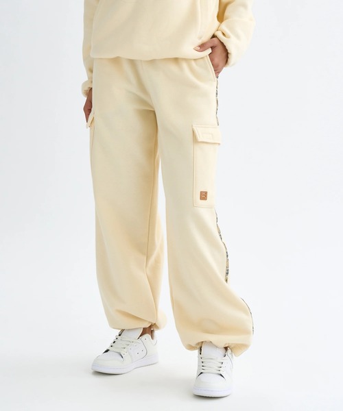 BILLABONG(ビラボン)の「BILLABONG レディース ADIV FLEECE CARGO LO セットアップボトムス 【2025年秋冬モデル】 @autumn/ビラボン撥水カーゴスウェットパンツ(SET UP・セットアップ可能・空港コーデ)(スウェットパンツ・レディース・パープル/アイボリー・MEDIUM/LARGE)」の15枚目の写真