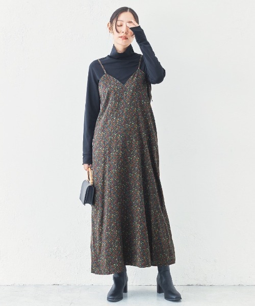 and myera(アンド マイラ)の「and myera さらりとしたカットソータートル(Tシャツ/カットソー・レディース・ベージュ/ブラック/ホワイト・M/L/LL/S)」の8枚目の写真