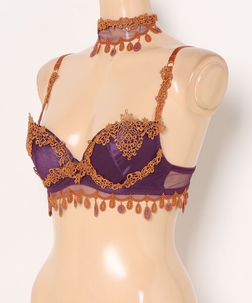 LINGERIEAM（ランジェリアム）の「ホリー グレースシルク ブラ（B・Cカップ）（ブラジャー・レディース・プラム/ゴールド・C65/C70）」の3枚目の写真