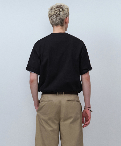 MUSINSA STANDARD（ムシンサスタンダード）の「ヘビーウェイトリラックスクルーネックポケットTシャツ[ブラック]（Tシャツ/カットソー・メンズ・その他・SMALL/MEDIUM/LARGE/X-LARGE/XX-LARGE/XXX-LARGE）」の4枚目の写真