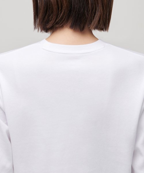 MUSINSA STANDARD WOMAN（ムシンサスタンダードウーマン）の「ウィメンズクルーネッククロップ長袖Tシャツ[ホワイト]（Tシャツ/カットソー・レディース・その他・SMALL/MEDIUM/LARGE/X-SMALL）」の4枚目の写真